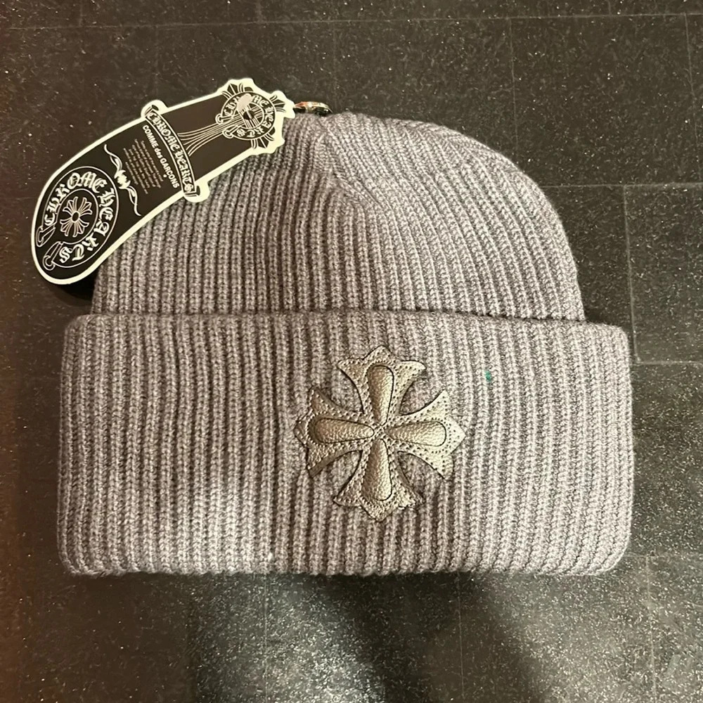COPY - Grey chrome heart beanie